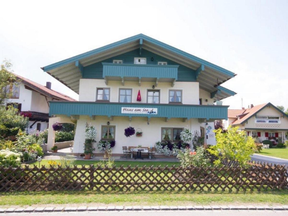 Ferienwohnungen Haus Am See Bernau am Chiemsee Bagian luar foto